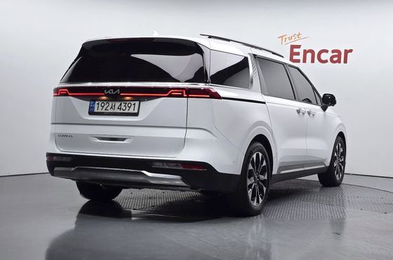 Kia Carnival 9-Seater Signature — пробег 17 277 км — фото 2 из 5