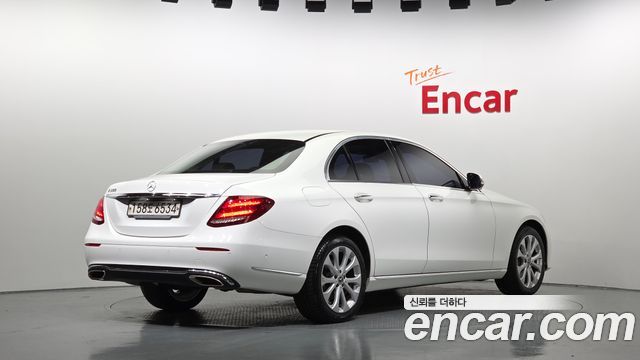 Mercedes-Benz E-Class из Кореи Encar