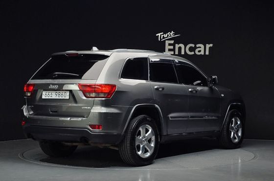 Jeep Cherokee 3.0 Diesel Laredo WK2 — пробег 303 029 км — фото 2 из 5