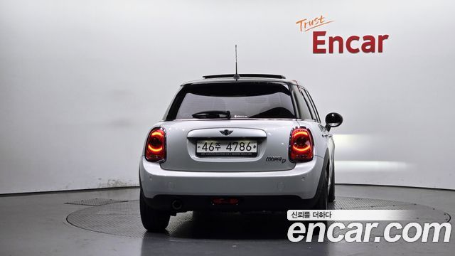 Mini Cooper 5Door Mid 3rd — пробег 91 339 км — фото 4 из 5
