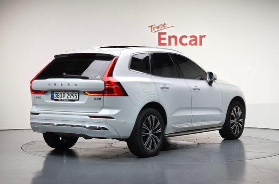 Volvo XC60 B5 Inscription — пробег 45 810 км — фото 2 из 5