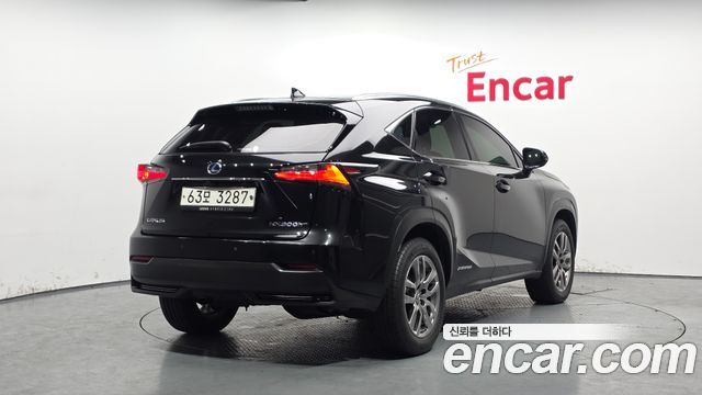 Lexus NX Supreme — пробег 62 924 км — фото 2 из 5