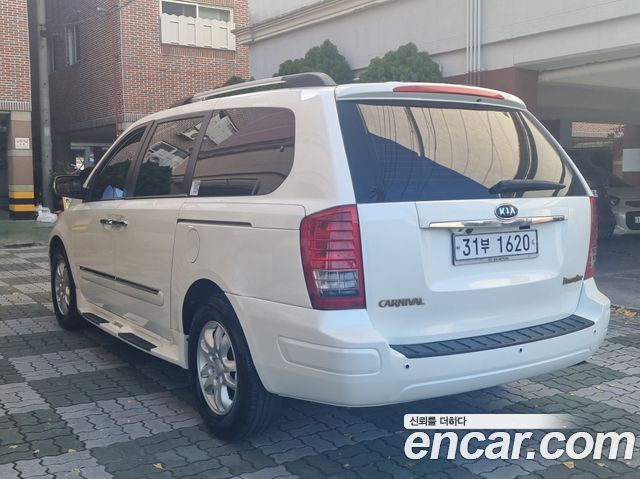 Kia Carnival New Carnival Limousine GLX — пробег 158 608 км — фото 4 из 5