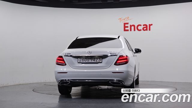 Mercedes-Benz E-Class из Кореи Encar