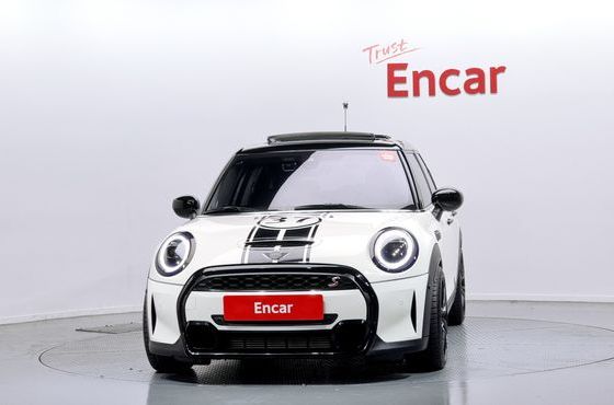 Mini Cooper 5Door Classic Third Generation — пробег 29 308 км — фото 3 из 5