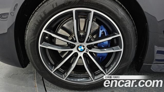 BMW 5-Series 520i M Sport — пробег 27 855 км — фото 5 из 5