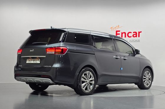 Kia Carnival 7-seater Limousine VIP — пробег 78 507 км — фото 2 из 5