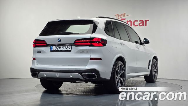BMW X5 xDrive 40i M Sport — пробег 28 087 км — фото 2 из 5