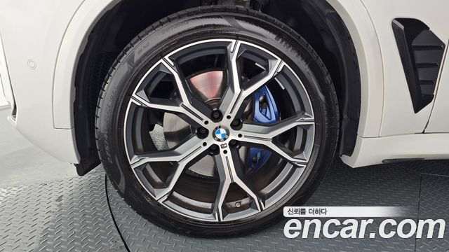 BMW X5 xDrive 40i M Sport — пробег 28 087 км — фото 5 из 5