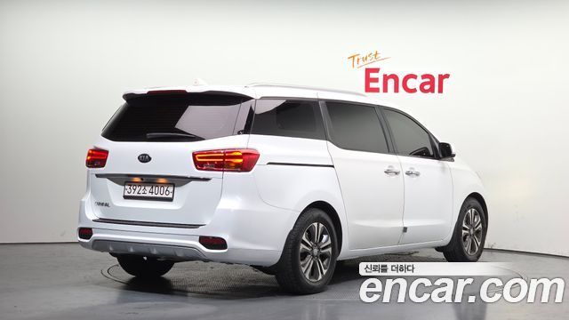 Kia Carnival из Кореи Encar