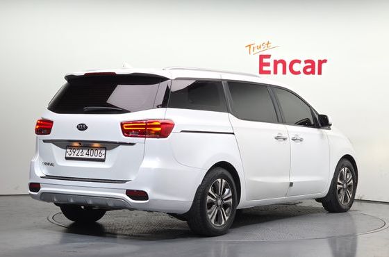 Kia Carnival 9-Seater Luxury — пробег 144 440 км — фото 2 из 5