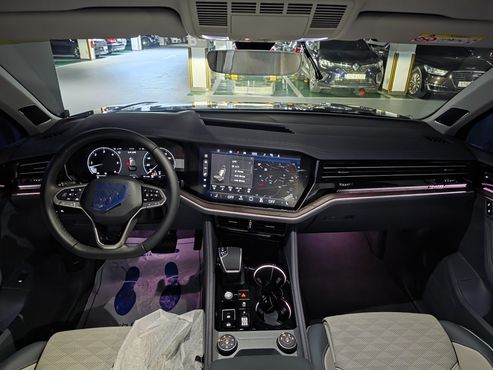 Volkswagen Touareg 3.0 TDI Prestige — пробег 19 км — фото 2 из 5