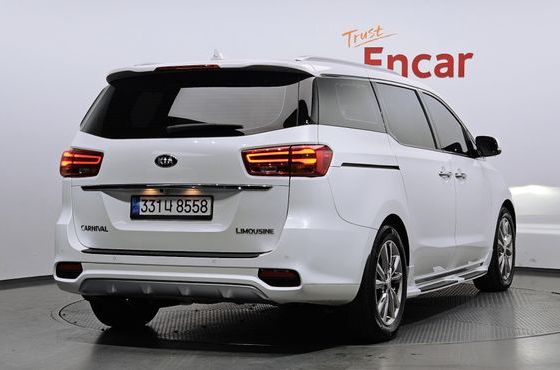 Kia Carnival Gasoline 7-Seater Limousine President — пробег 39 655 км — фото 2 из 5