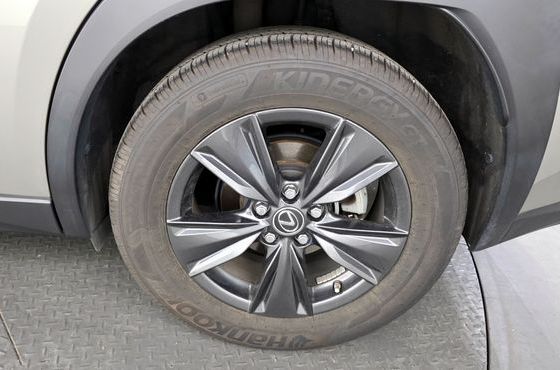 Lexus UX 2.0 2WD — пробег 38 229 км — фото 5 из 5