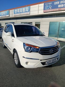 Ssangyong KORANDO 4WD LT 9-seater — пробег 214 086 км — фото 2 из 5