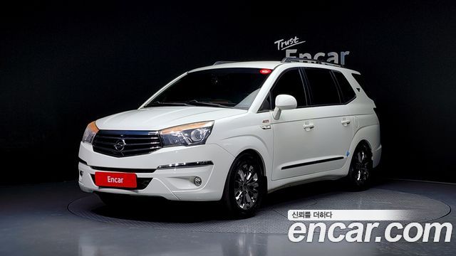 Ssangyong KORANDO 4WD TX 9-seater — пробег 113 365 км — фото 1 из 5
