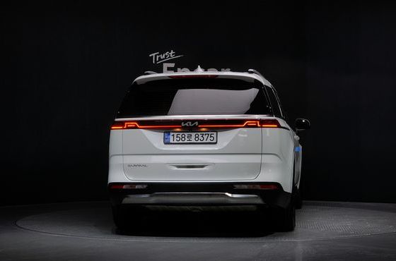 Kia Carnival 9-Seater Signature — пробег 42 522 км — фото 4 из 5