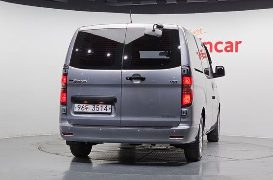 Hyundai Starex Van 5-Seater Modern — пробег 170 798 км — фото 4 из 5