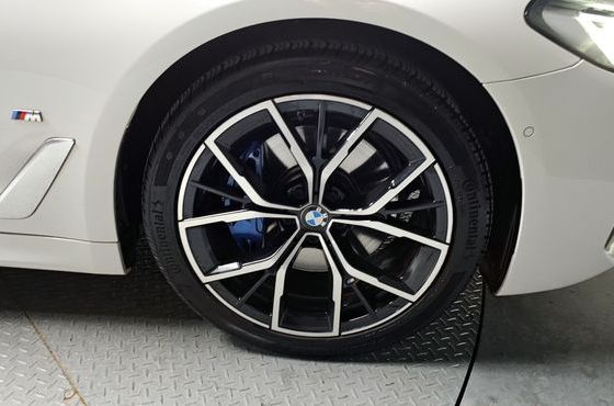 BMW 5-Series 530i xDrive M Sport Package — пробег 51 760 км — фото 5 из 5