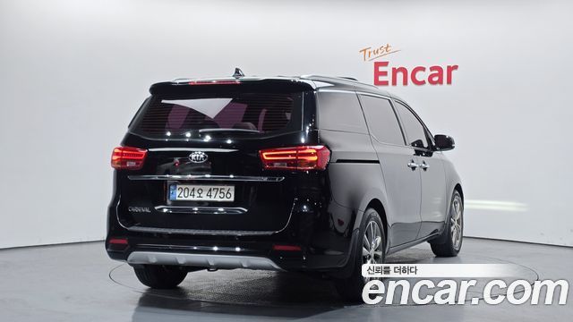 Kia Carnival из Кореи Encar