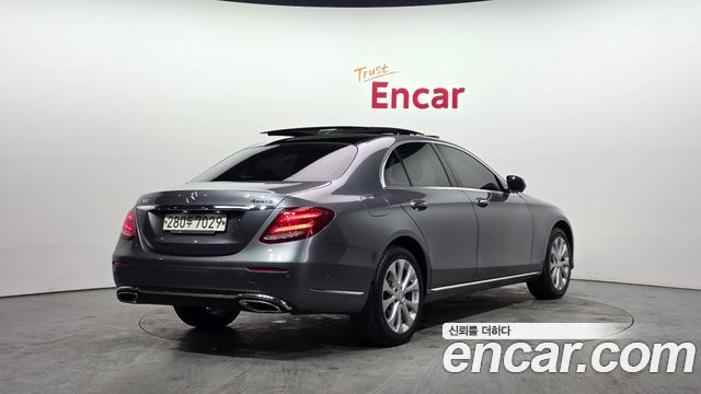 Mercedes-Benz E-Class из Кореи Encar