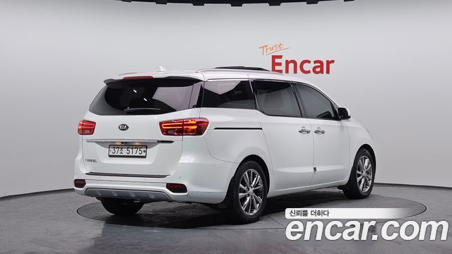 Kia Carnival из Кореи Encar