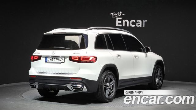 Mercedes-Benz GLB-Class GLB250 4MATIC — пробег 97 705 км — фото 2 из 5
