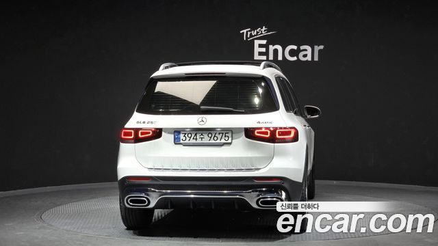 Mercedes-Benz GLB-Class GLB250 4MATIC — пробег 97 705 км — фото 4 из 5