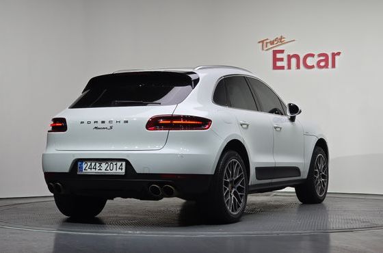 Porsche Macan 3.0 S Diesel 95B — пробег 67 719 км — фото 2 из 5