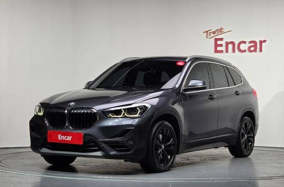 BMW X1 xDrive 20i Advantage — пробег 49 822 км — фото 1 из 5