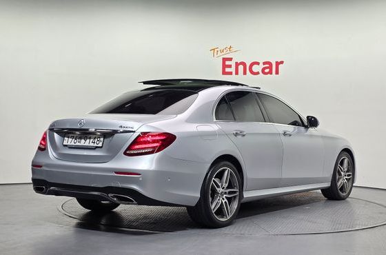 Mercedes-Benz E-Class E300 4MATIC AMG Line — пробег 42 918 км — фото 2 из 5