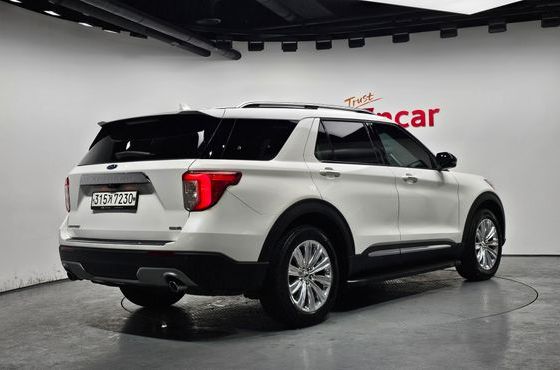 Ford Explorer 2.3 LimIted 4WD — пробег 83 127 км — фото 2 из 5