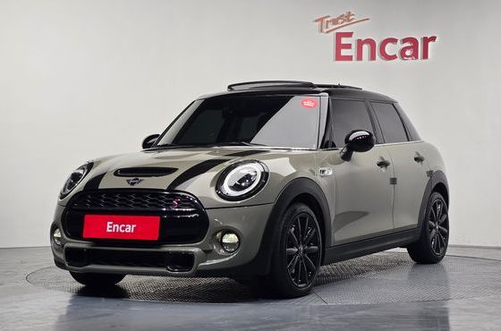 Mini Cooper 5Door Standard 3rd — пробег 43 489 км — фото 1 из 5