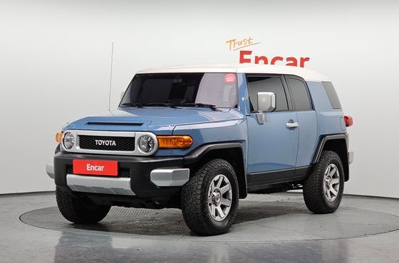 Toyota FJ Cruiser 4WD V6 — пробег 260 912 км — фото 1 из 5