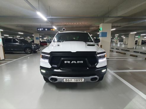 Dodge Ram Pick Up 5.7 — пробег 64 200 км — фото 3 из 5