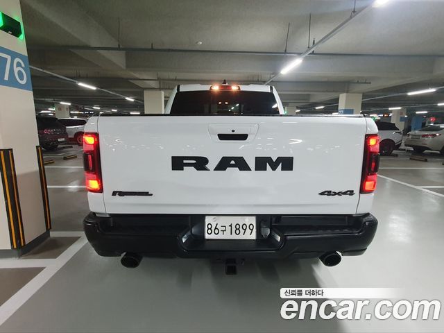 Dodge Ram Pick Up 5.7 — пробег 64 200 км — фото 4 из 5