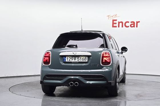 Mini Cooper 5Door Multitione Edition 3rd — пробег 4 329 км — фото 4 из 5