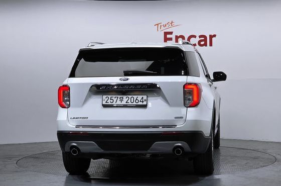 Ford Explorer 2.3 LimIted 4WD — пробег 43 760 км — фото 4 из 5