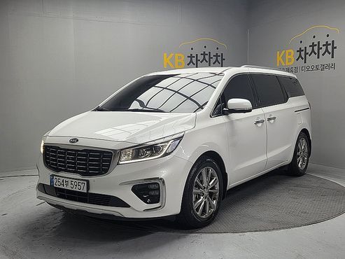 Kia Carnival Gasoline 9-Seater Noblesse Special — пробег 121 965 км — фото 1 из 5