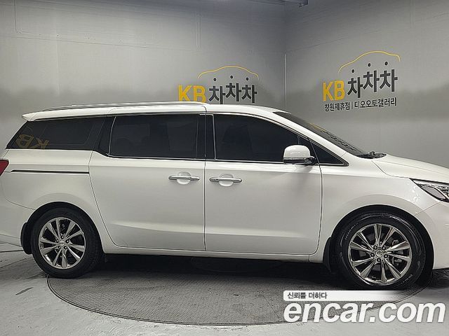 Kia Carnival из Кореи Encar