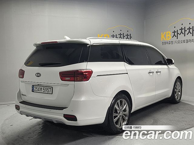 Kia Carnival из Кореи Encar