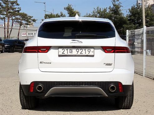 Jaguar E-PACE P250 S — пробег 97 993 км — фото 4 из 5