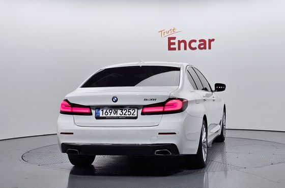 BMW 5-Series 530i Luxury — пробег 82 856 км — фото 4 из 5