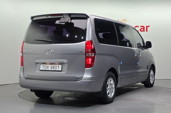 Hyundai Starex 11-Seater Wagon CVX Luxury — пробег 107 685 км — фото 2 из 5