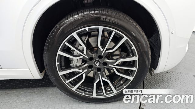 Maserati Grecale из Кореи Encar