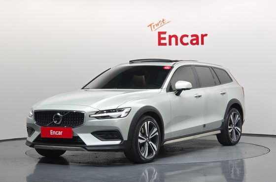 Volvo V60 B5 Pro AWD — пробег 76 996 км — фото 1 из 5