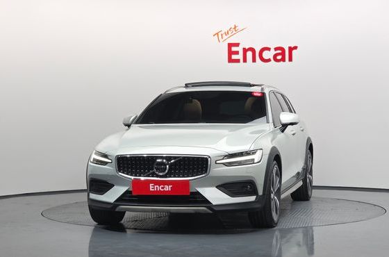 Volvo V60 B5 Pro AWD — пробег 76 996 км — фото 3 из 5