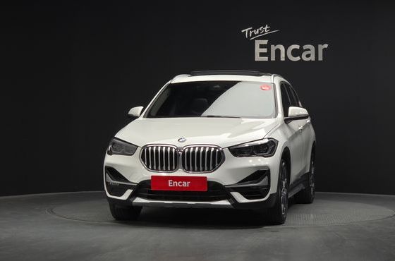 BMW X1 xDrive 20i xLine — пробег 116 026 км — фото 3 из 5
