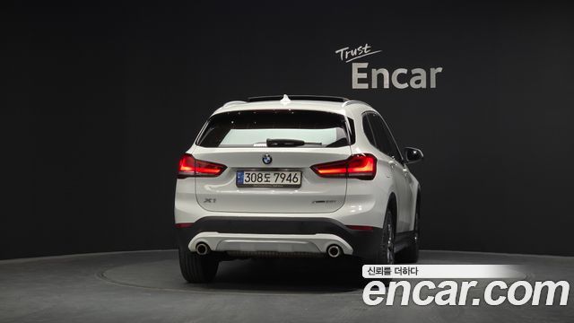 BMW X1 xDrive 20i xLine — пробег 116 026 км — фото 4 из 5