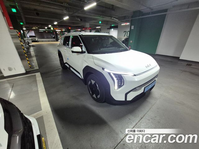 Kia EV3 Long Range 2WD Earth — пробег 3 400 км — фото 5 из 5